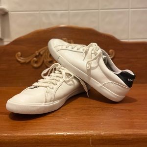 Nautica. white leather | US size 10 | UK size 8 | EUR size 40-41 hardly used